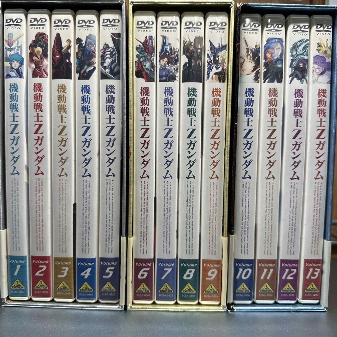 BANDAI(バンダイ)のメモリアルボックス版　機動戦士Zガンダム　Part-I 〜Ⅲ DVD セット エンタメ/ホビーのDVD/ブルーレイ(アニメ)の商品写真