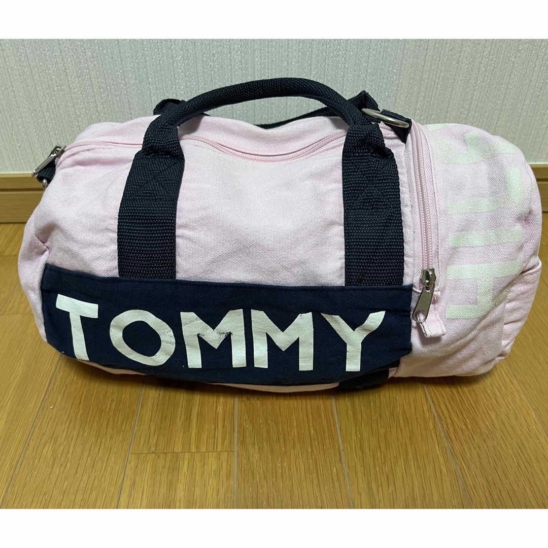 TOMMY HILFIGER(トミーヒルフィガー)のボストンバッグ  TOMMY HILFIGER   ドラムバッグ レディースのバッグ(ボストンバッグ)の商品写真