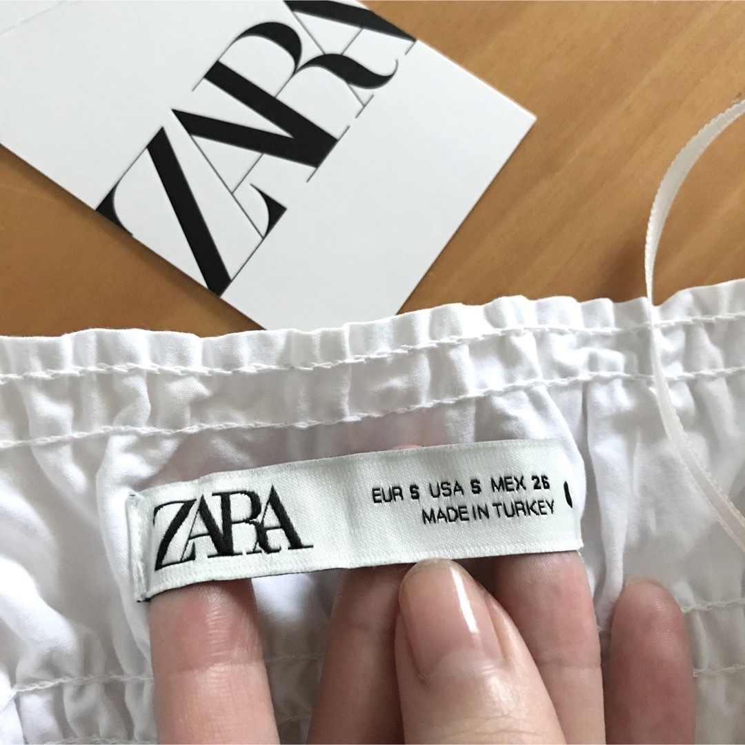 ZARA(ザラ)の完売品　ZARA ポプリンワンピース　白　ホワイト　ザラ　ギャザー レディースのワンピース(ロングワンピース/マキシワンピース)の商品写真