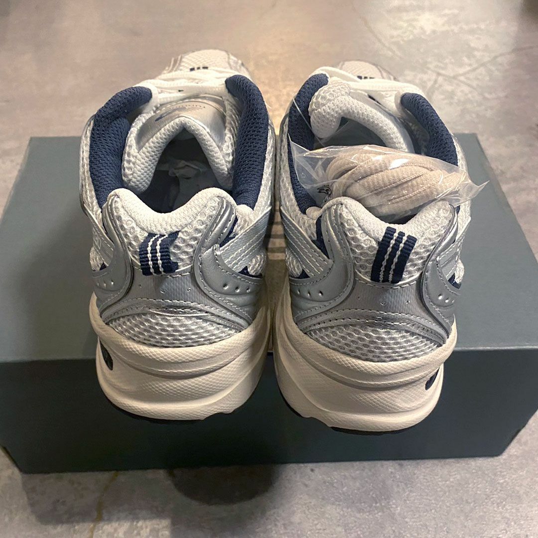 期間限定 ニューバランス new balance MR530KA 24.5cm-