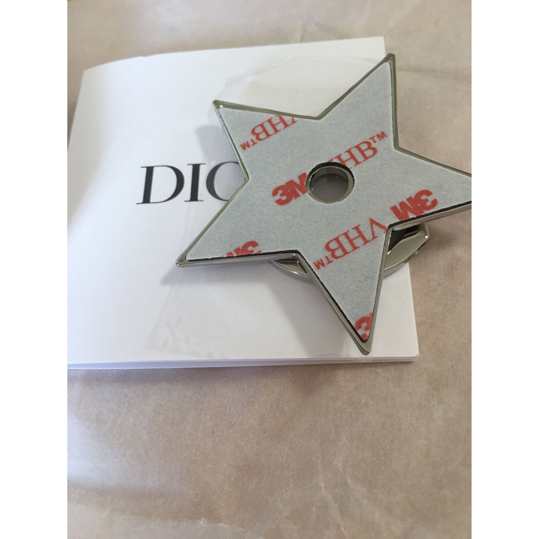 Christian Dior(クリスチャンディオール)のクリスチャンディオール　スマートフォンリング　星形　スターリング スマホ/家電/カメラのスマホアクセサリー(その他)の商品写真