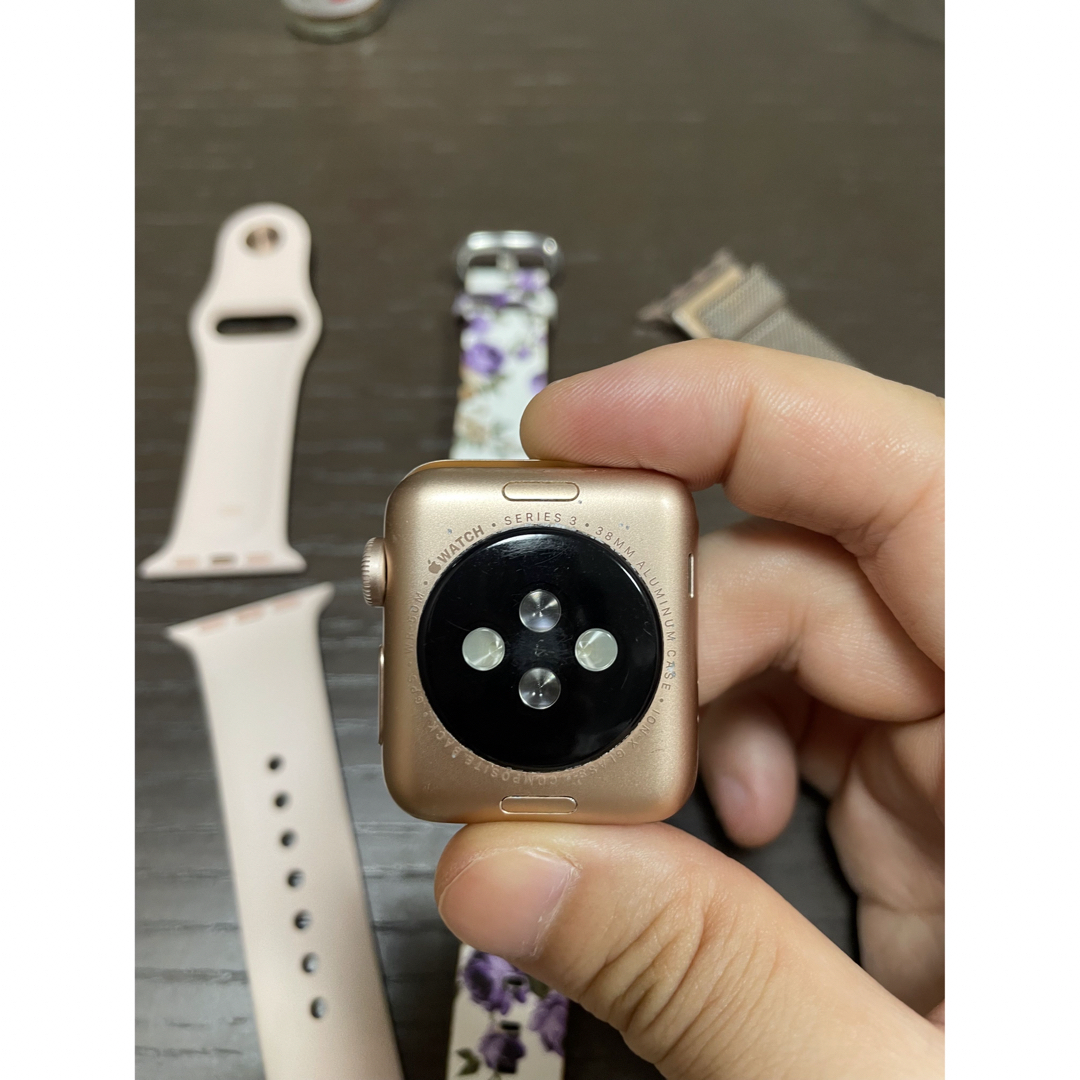 Apple Watch(アップルウォッチ)のApple Watch series3 アルミニウム38mm バンド3種付属 スマホ/家電/カメラのスマホ/家電/カメラ その他(その他)の商品写真