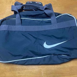 ナイキ(NIKE)のNIKEナイキボストンバック　(ボストンバッグ)