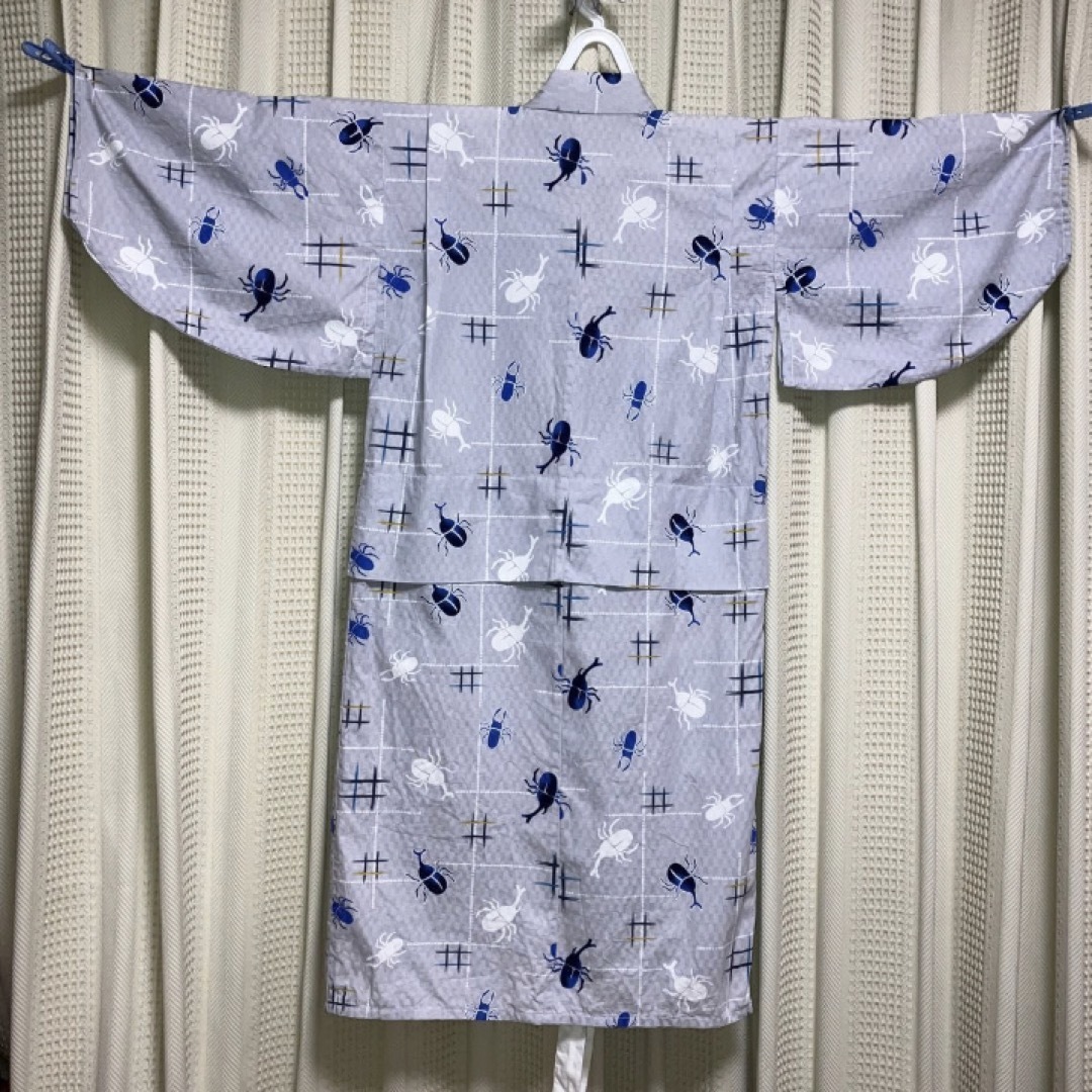 男子浴衣　120サイズ　薄いグレー　昆虫　カブトムシ　クワガタ　 キッズ/ベビー/マタニティのキッズ服女の子用(90cm~)(甚平/浴衣)の商品写真