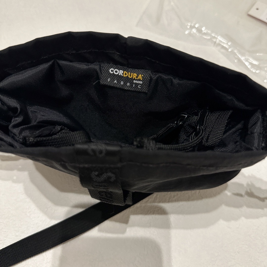 Supreme(シュプリーム)のsupreme Neck Pouch バッグ　CORDURA(コーデュラ) メンズのバッグ(ショルダーバッグ)の商品写真