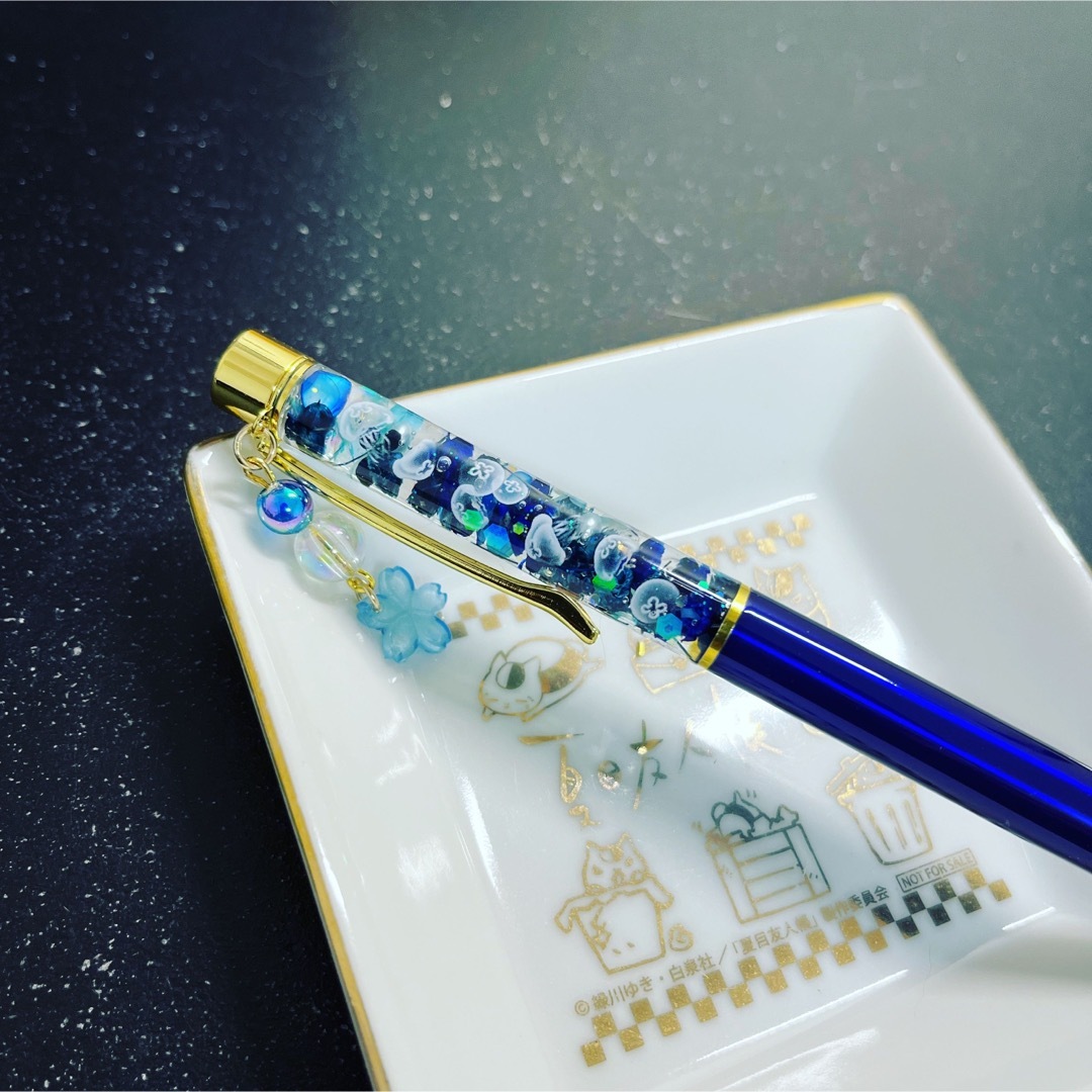 クラゲ ハーバリウムボールペン 青 ブルー 花 海 くらげ 海月 ハンドメイドの文具/ステーショナリー(その他)の商品写真