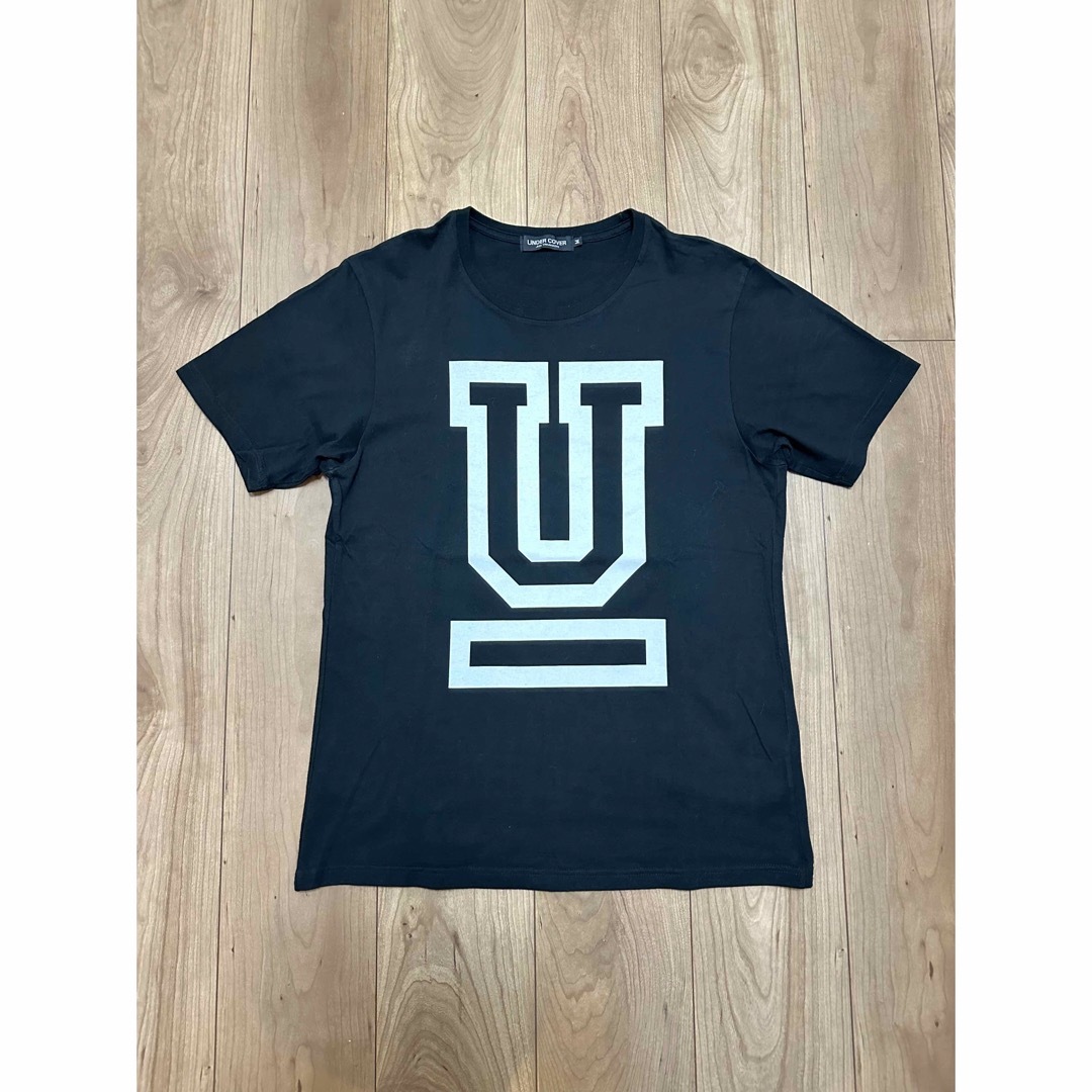 UNDERCOVER(アンダーカバー)の【M】UNDER COVER LOGO TEE BLACK メンズのトップス(Tシャツ/カットソー(半袖/袖なし))の商品写真