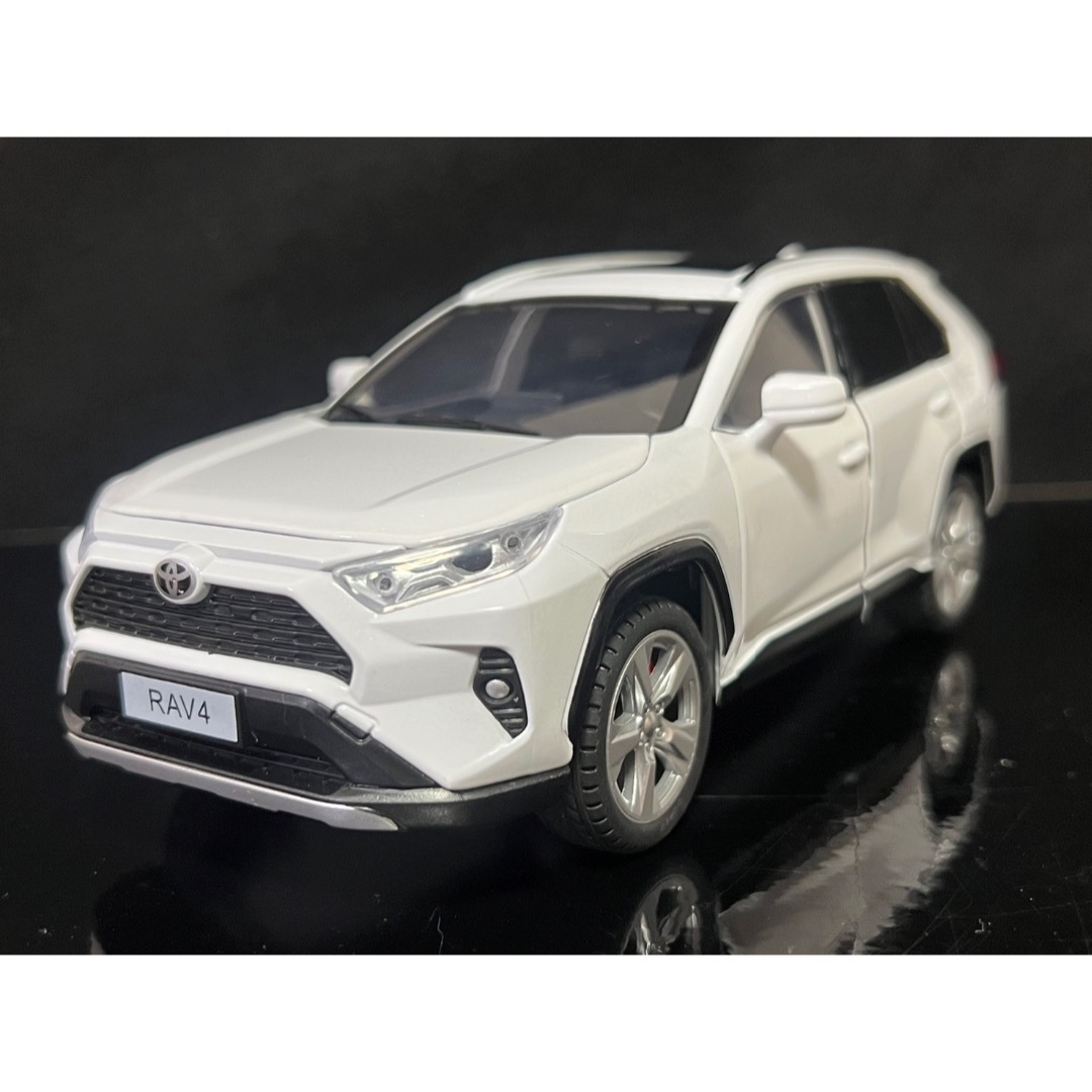 RAV4　トヨタ TOYOTA 1/24 ミニカー ホワイト H130