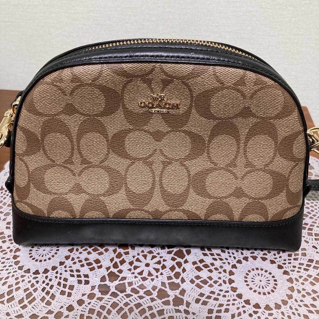 COACH(コーチ)のコーチ　ショルダーバッグ　レディース　シグニチャー柄 レディースのバッグ(ショルダーバッグ)の商品写真