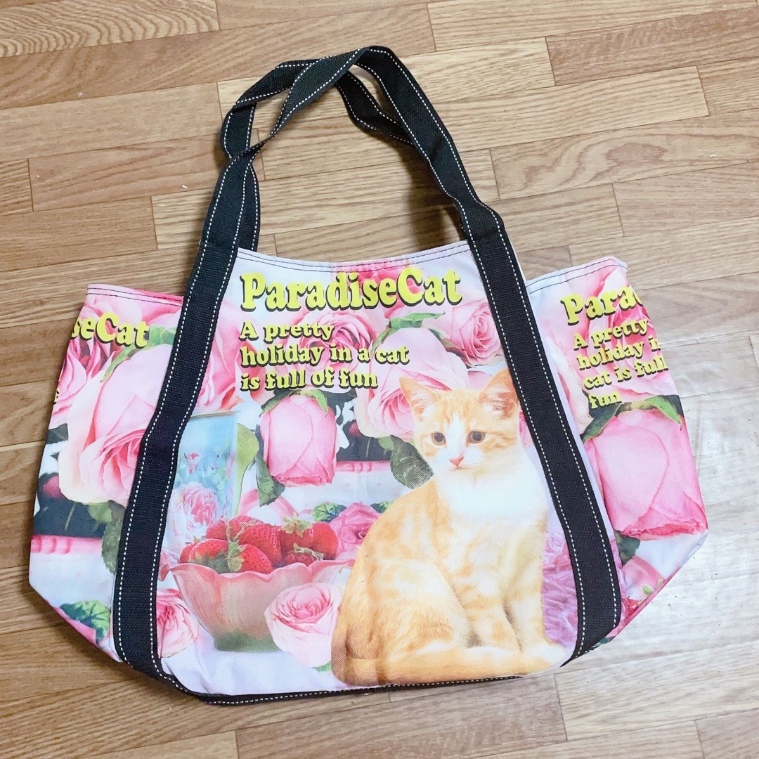 値下げ】【新品】可愛い猫柄♡ 大きめ 保冷トートバッグ 保冷バッグの