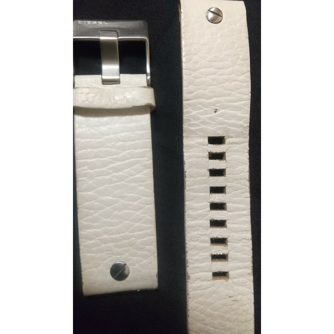 DIESEL(ディーゼル)のディーゼル  純正バンド   白  24mm交渉有り値下げ メンズの時計(レザーベルト)の商品写真