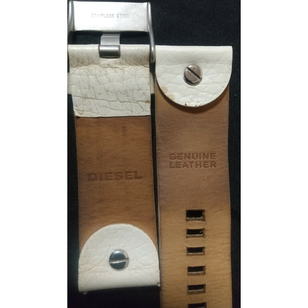 DIESEL(ディーゼル)のディーゼル  純正バンド   白  24mm交渉有り値下げ メンズの時計(レザーベルト)の商品写真