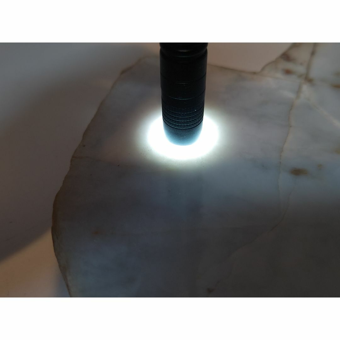 白緑 2kg 翡翠 ヒスイ 翡翠原石 原石 鉱物 鑑賞石 自然石 誕生石