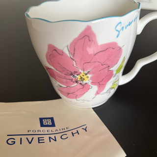 ジバンシィ(GIVENCHY)の【新品未使用】GIVENCHY ジバンシー 淡い花柄　マグカップ　ピンク(食器)