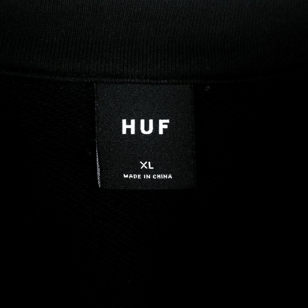 《HUF(ハフ)》ビッグシルエット　ロゴ刺繍　ハーフジップ　半袖ポロシャツ　黒