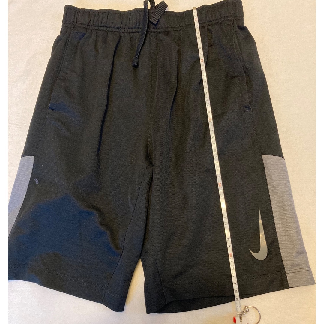 NIKE(ナイキ)のナイキ　NIKE ショートパンツ150〜160 キッズ/ベビー/マタニティのキッズ服男の子用(90cm~)(パンツ/スパッツ)の商品写真