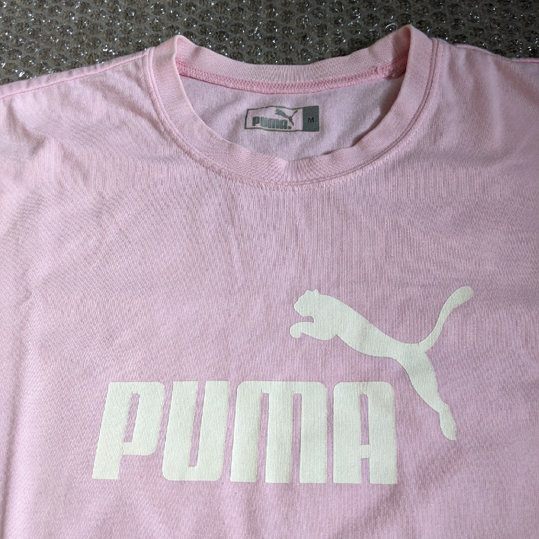 PUMA(プーマ)のプーマ  レディース 半袖 tシャツ ピンク Ｍ 表面ロゴ 左袖 刺繍ロゴ レディースのトップス(Tシャツ(半袖/袖なし))の商品写真