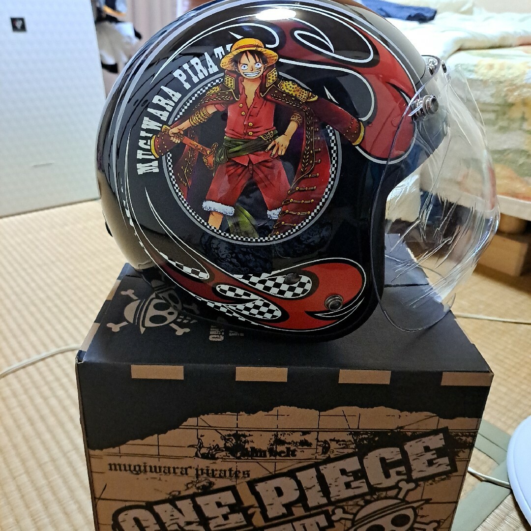 ONE PIECEバイクヘルメット(新品)