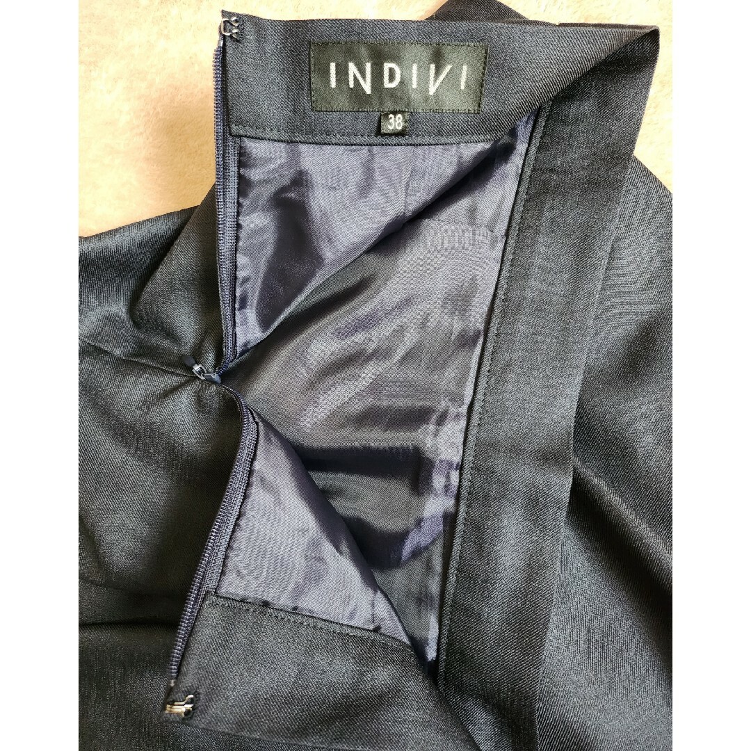 INDIVI(インディヴィ)の【INDIVI 】膝丈　フレアスカート　ネイビー レディースのスカート(ひざ丈スカート)の商品写真