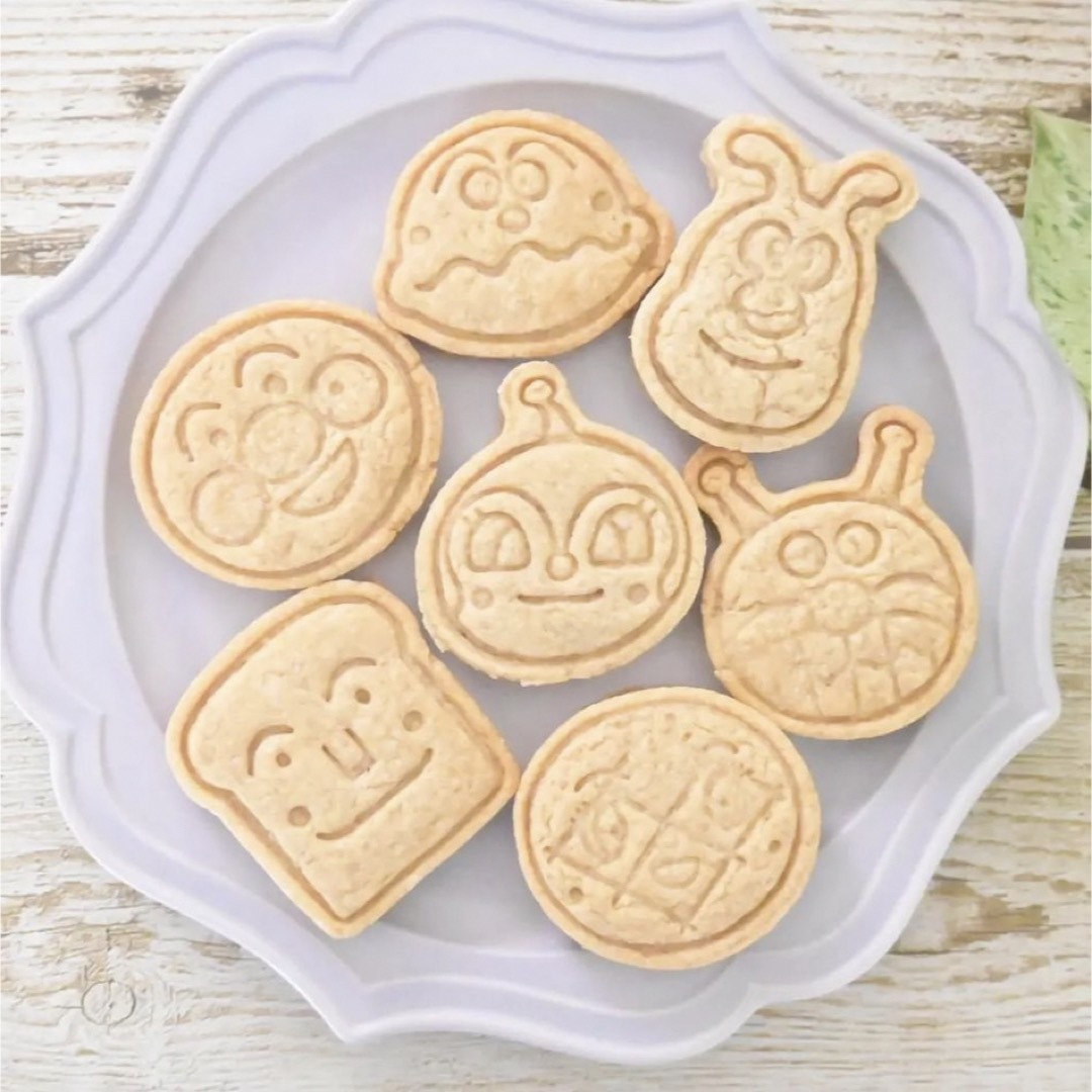 【新品】アンパンマンクッキー型 インテリア/住まい/日用品のキッチン/食器(調理道具/製菓道具)の商品写真