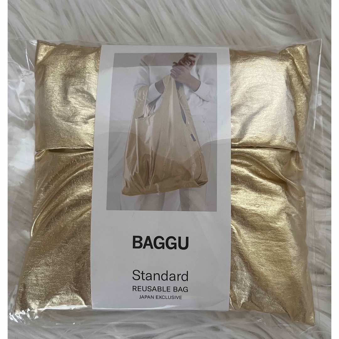 BAGGU(バグゥ)の新品 BAGGU バグー　スタンダード メタリック　ゴールド   レディースのバッグ(エコバッグ)の商品写真