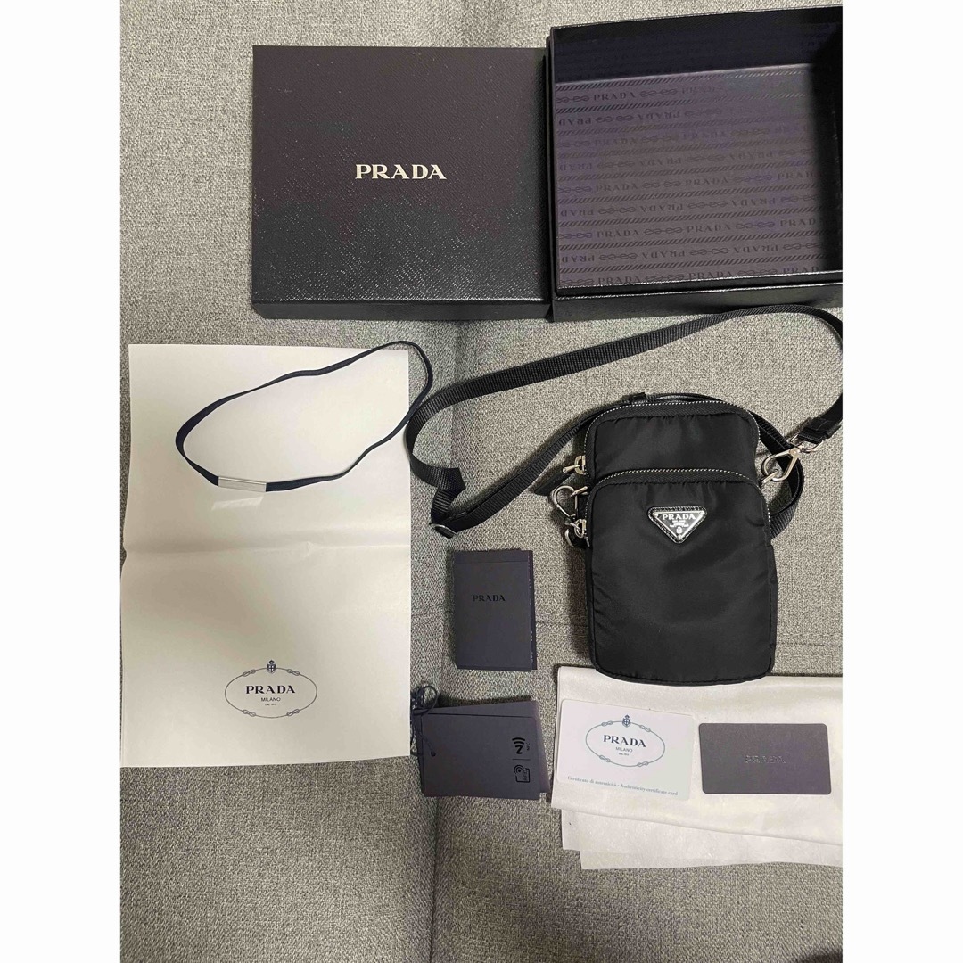 PRADA PRADA ナイロン スマートフォンケース 美品の通販 by 赤福 美品 PRADA ナイロン スマートフォンケース ショルダーバッグ