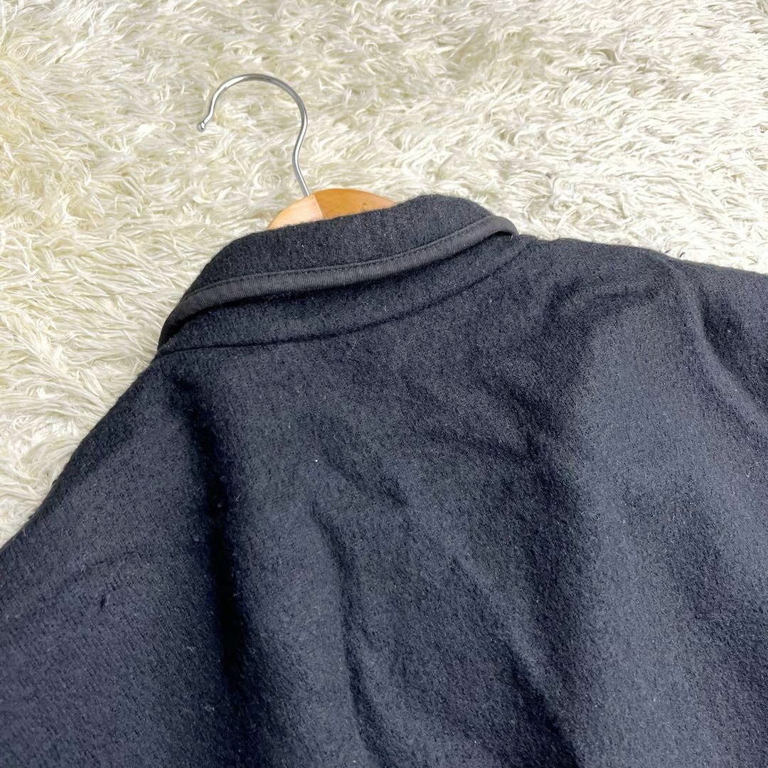 美品 アルマーニコレッツォーニ 刻印ボタン ステンカラーコート パイピングL メンズのジャケット/アウター(ステンカラーコート)の商品写真