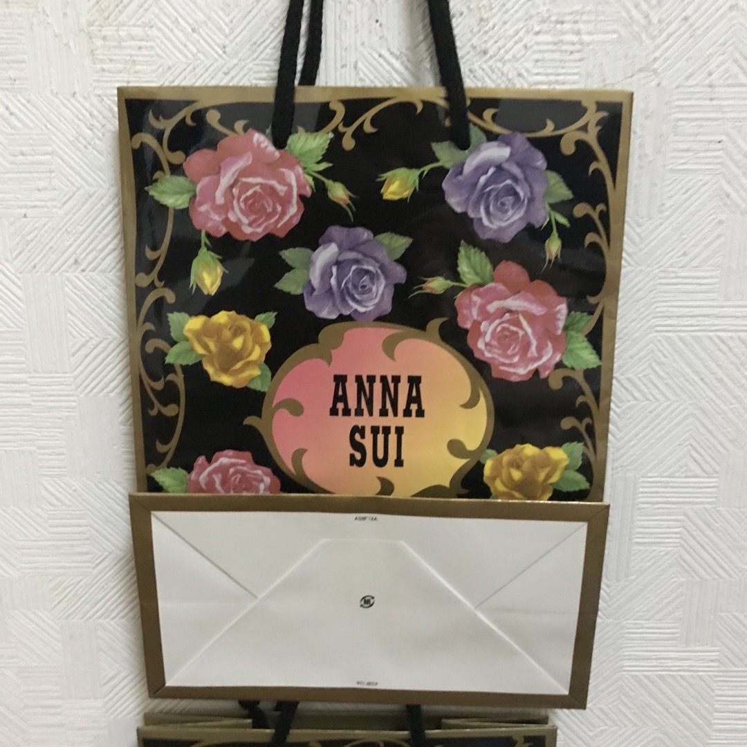 ANNA SUI(アナスイ)の美品　紙袋　ANNN SUI 2枚セット レディースのバッグ(ショップ袋)の商品写真