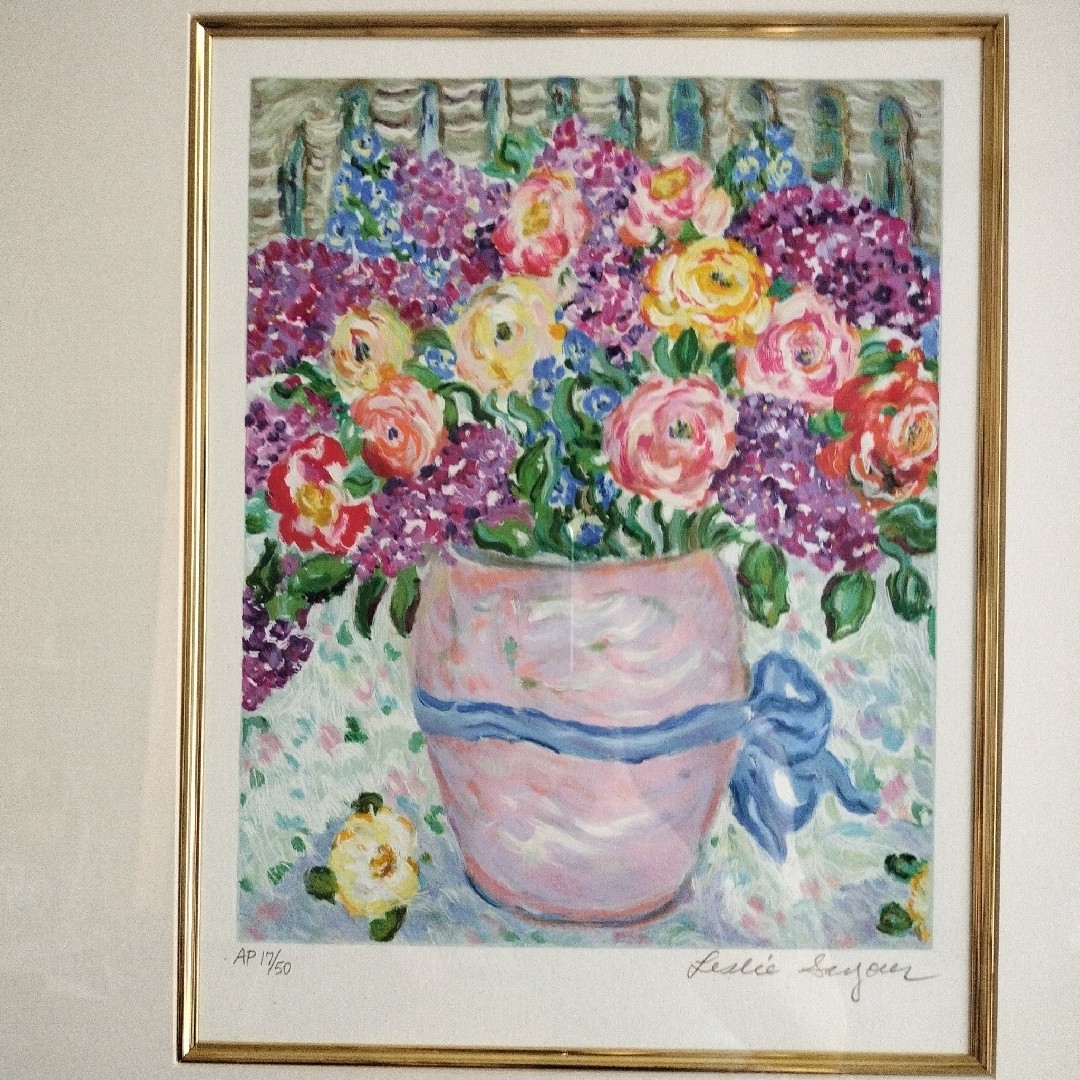 レスリーセイヤー ピンクの花瓶の花束-