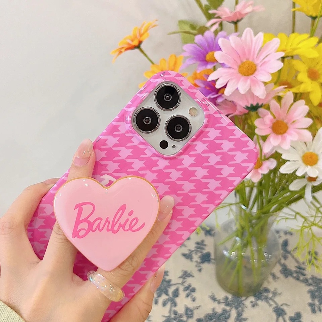 Barbie(バービー)のiPhone14/13ケース バービー Barbie 千鳥格子 ピンク　韓国 スマホ/家電/カメラのスマホアクセサリー(iPhoneケース)の商品写真