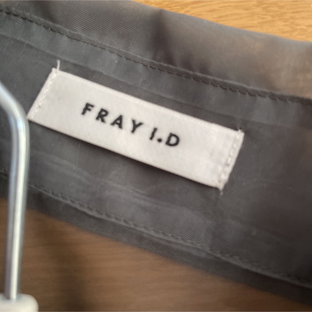 FRAY I.D(フレイアイディー)のフレイ アイディー　ポイントカラーオーガンジーシャツ レディースのトップス(シャツ/ブラウス(長袖/七分))の商品写真