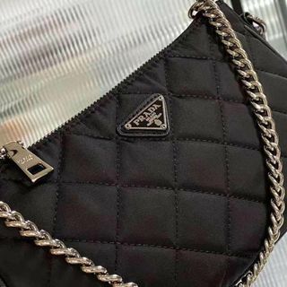 プラダ チェーンバッグの通販 800点以上 | PRADAを買うならラクマ