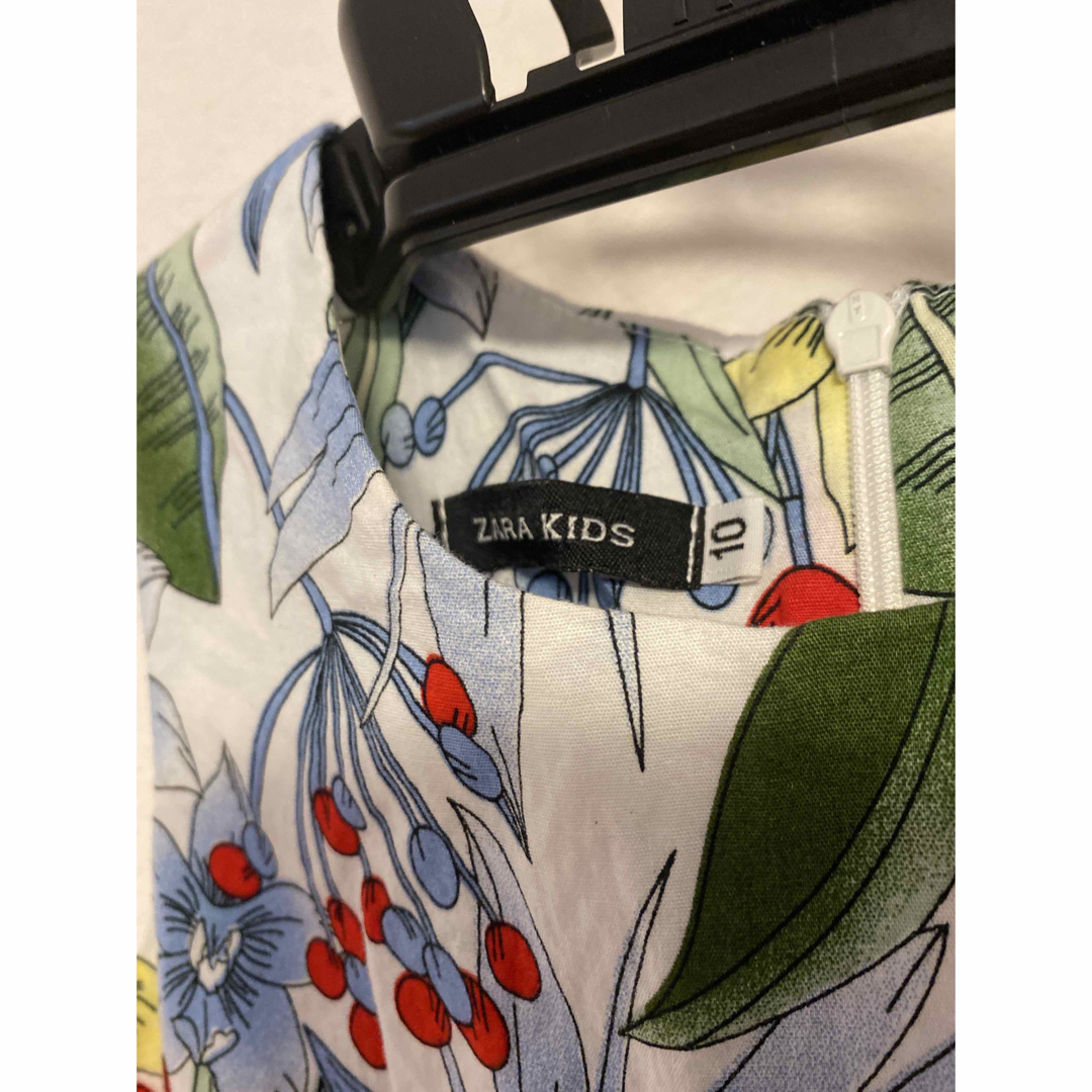 ZARA KIDS(ザラキッズ)のZARA KIDS 10  花柄ワンピース キッズ/ベビー/マタニティのキッズ服女の子用(90cm~)(ワンピース)の商品写真