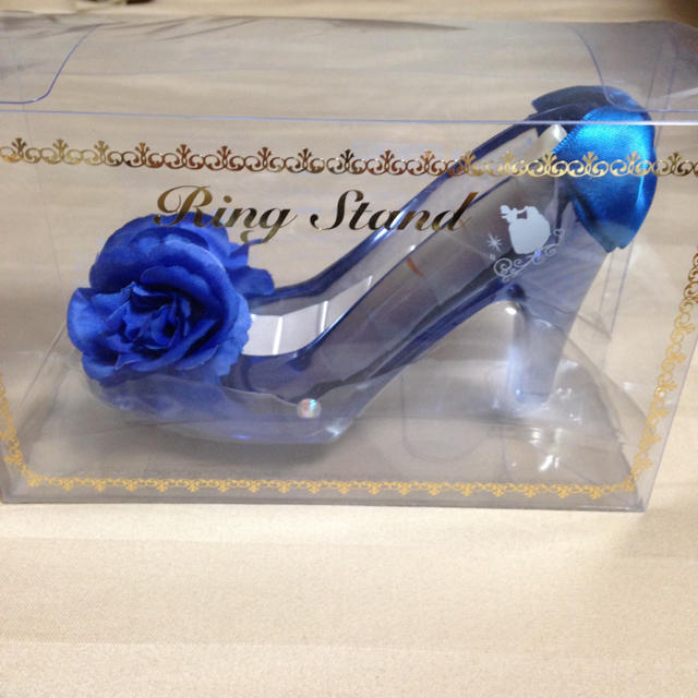 Disney シンデレラ ガラスの靴 リングピロー 結婚式 ディズニー リングスタンドの通販 By しめじ S Shop ディズニーならラクマ