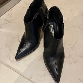 マノロブラニク(MANOLO BLAHNIK)のMANOLO BLAHNIK マノロブラニク ショートブーツ　23.5(ブーツ)