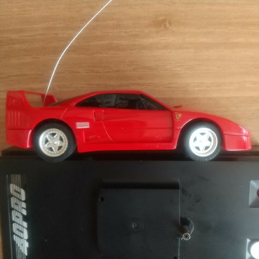 MARUI 1/40 RC CAR SERIES 40PRO フェーラリ F40 エンタメ/ホビーのおもちゃ/ぬいぐるみ(トイラジコン)の商品写真