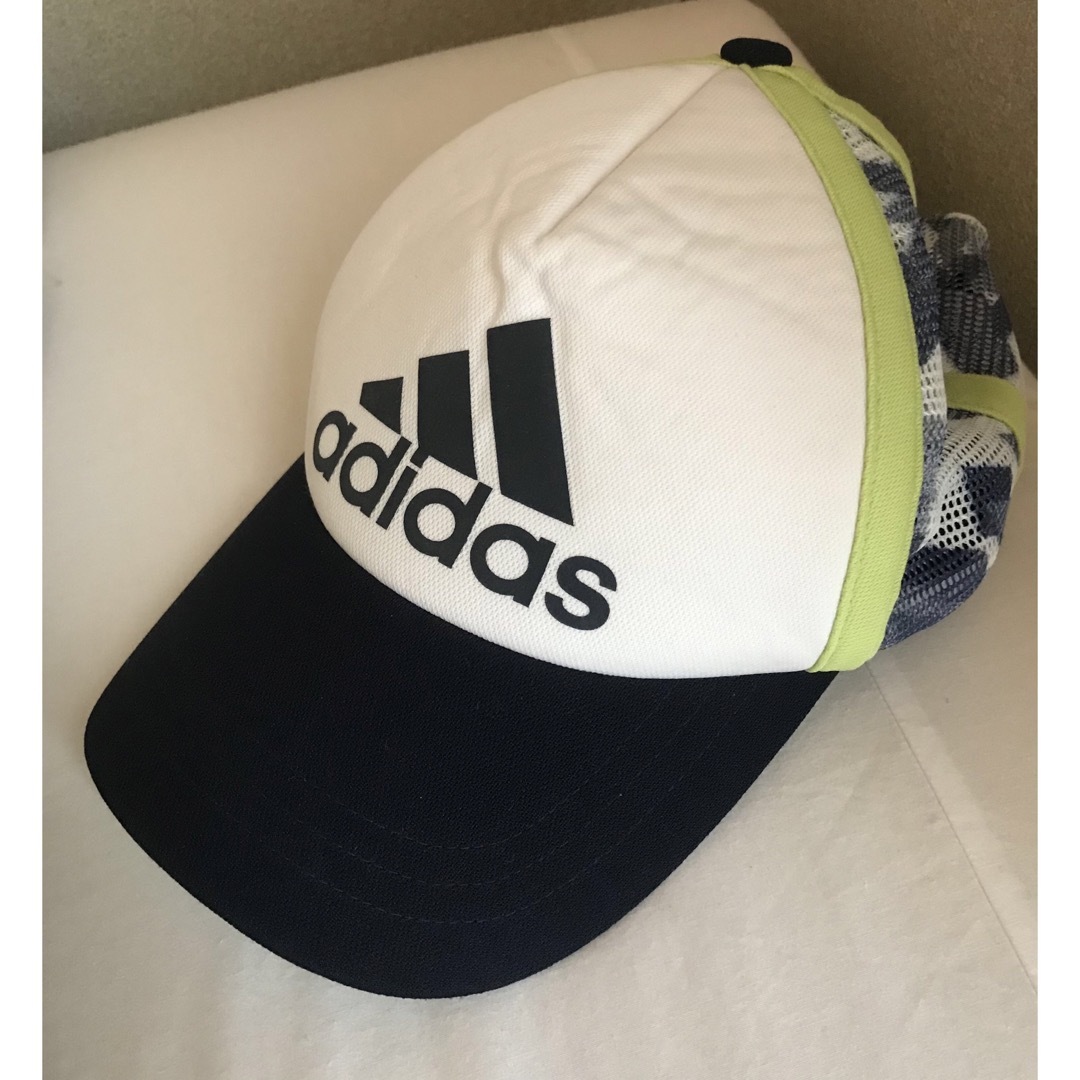 adidas(アディダス)のadidas 　キャップ帽子　ジュニア　キッズ　54㎝〜57cm キッズ/ベビー/マタニティのこども用ファッション小物(帽子)の商品写真