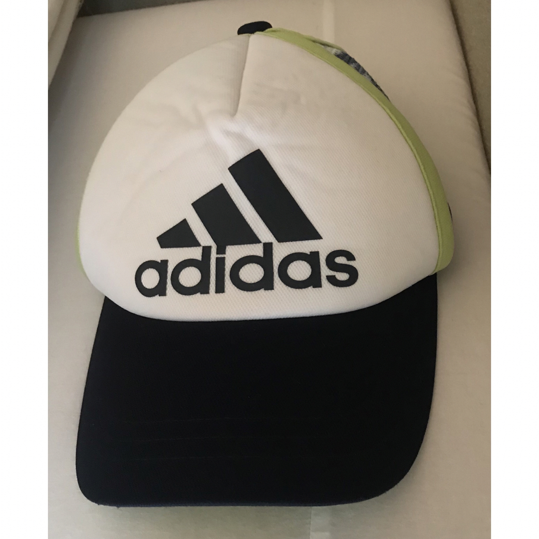 adidas(アディダス)のadidas 　キャップ帽子　ジュニア　キッズ　54㎝〜57cm キッズ/ベビー/マタニティのこども用ファッション小物(帽子)の商品写真