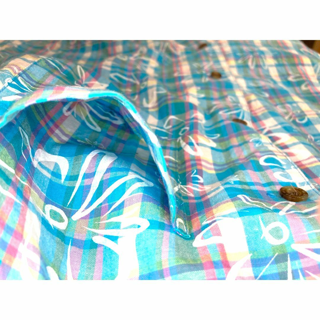 QUIKSILVER(クイックシルバー)の【美品・本物】 クイックシルバーアロハシャツ　花柄ストライプ　Lサイズ メンズのトップス(シャツ)の商品写真
