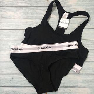 カルバンクライン(Calvin Klein)の新品 カルバンクライン　レディース　スポーツブラ&ショーツ　黒　Mサイズ(ブラ&ショーツセット)