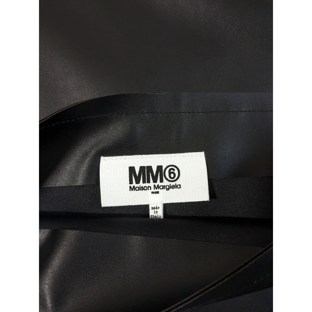 MM6(エムエムシックス)の【22SS】MM6 フェイクレザースカート レディースのスカート(ひざ丈スカート)の商品写真