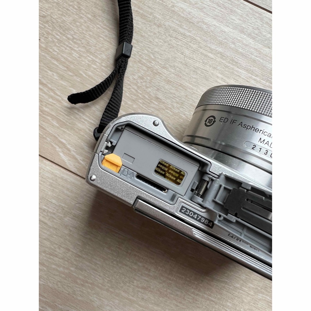 Nikon 1 J5 美品　Nikonケース付き！！