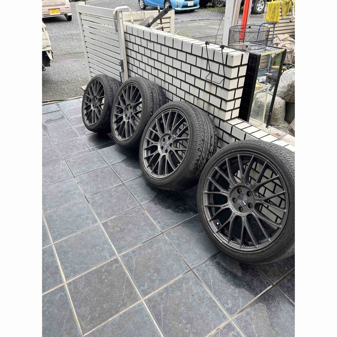 エンケイ　18インチ 自動車/バイクの自動車(タイヤ・ホイールセット)の商品写真