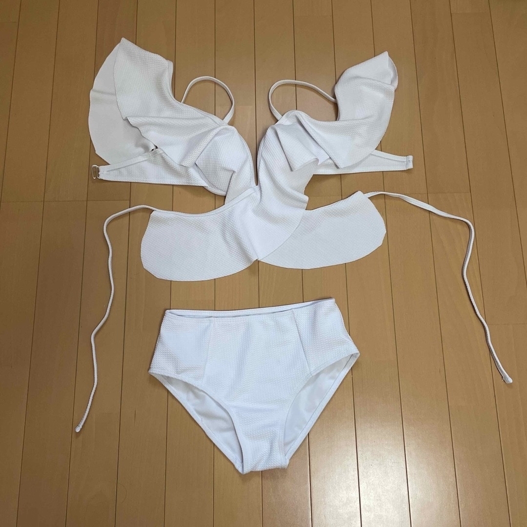 フリルフレア ハイウェスト 水着 ホワイト Sサイズ レディースの水着/浴衣(水着)の商品写真