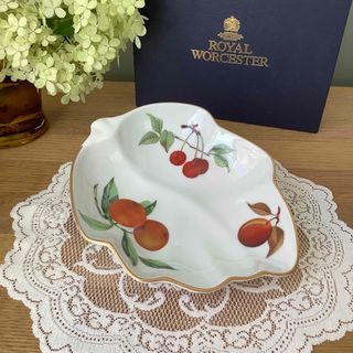 ロイヤルウースター(Royal Worcester)の未使用／ロイヤルウースター　イヴシャム　リーフプレート　専用です。(食器)