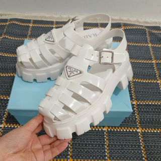 PRADA - オシャレ📣 プラダ サンダル 35 箱付きの通販 by あれく's