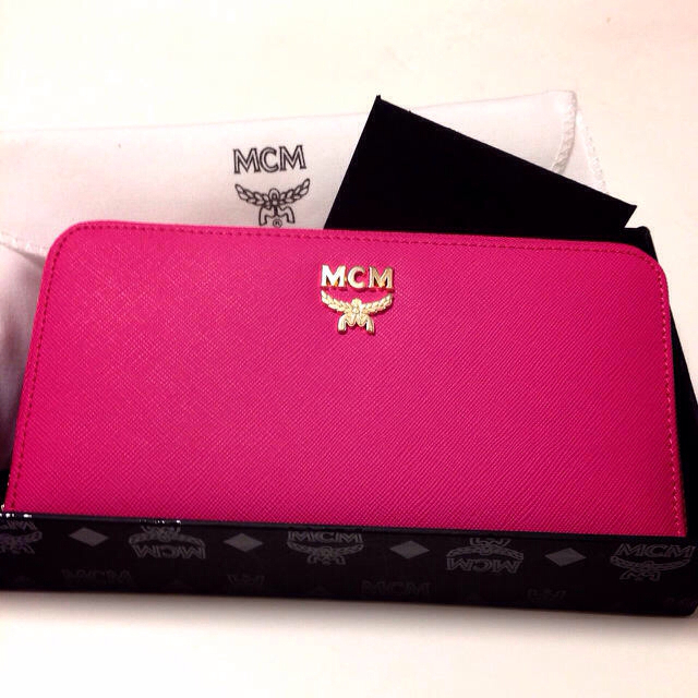 MCM(エムシーエム)のMCM♡新品ラウンドファスナー長財布 レディースのファッション小物(財布)の商品写真