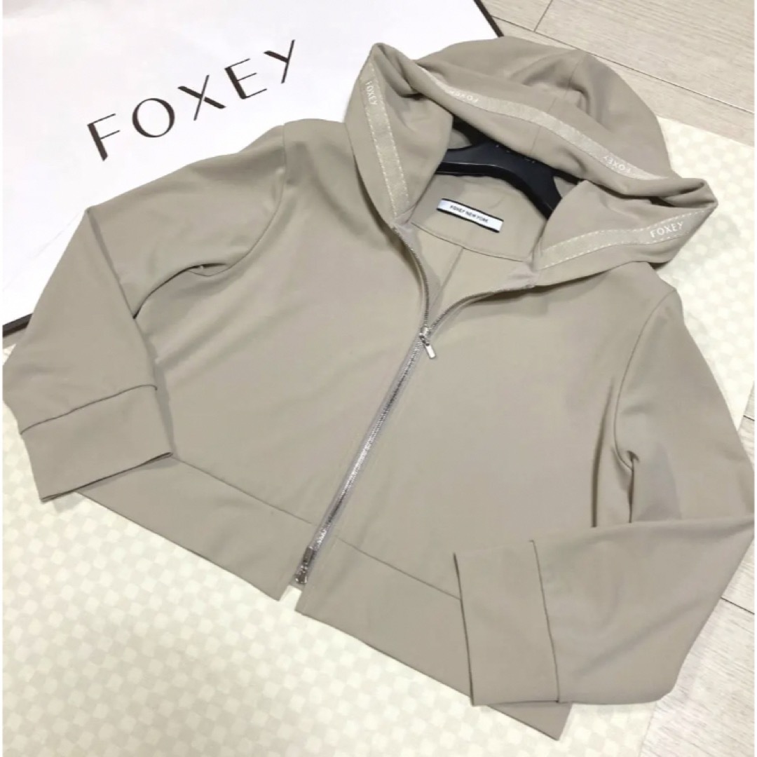 FOXEY - 極美品☆即完売¥50,600 FOXEY ロゴリボンパーカ