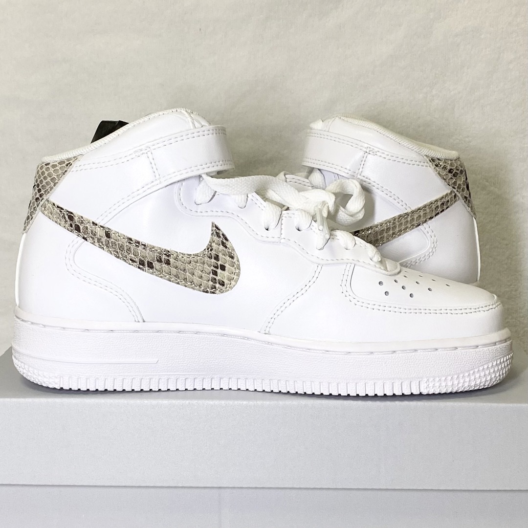 大人気！ナイキ エアホース1 NIKE AIR FORCE1 スネーク ヘビ柄