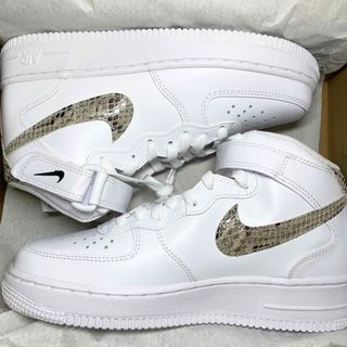 大人気！ナイキ エアホース1 NIKE AIR FORCE1 スネーク ヘビ柄